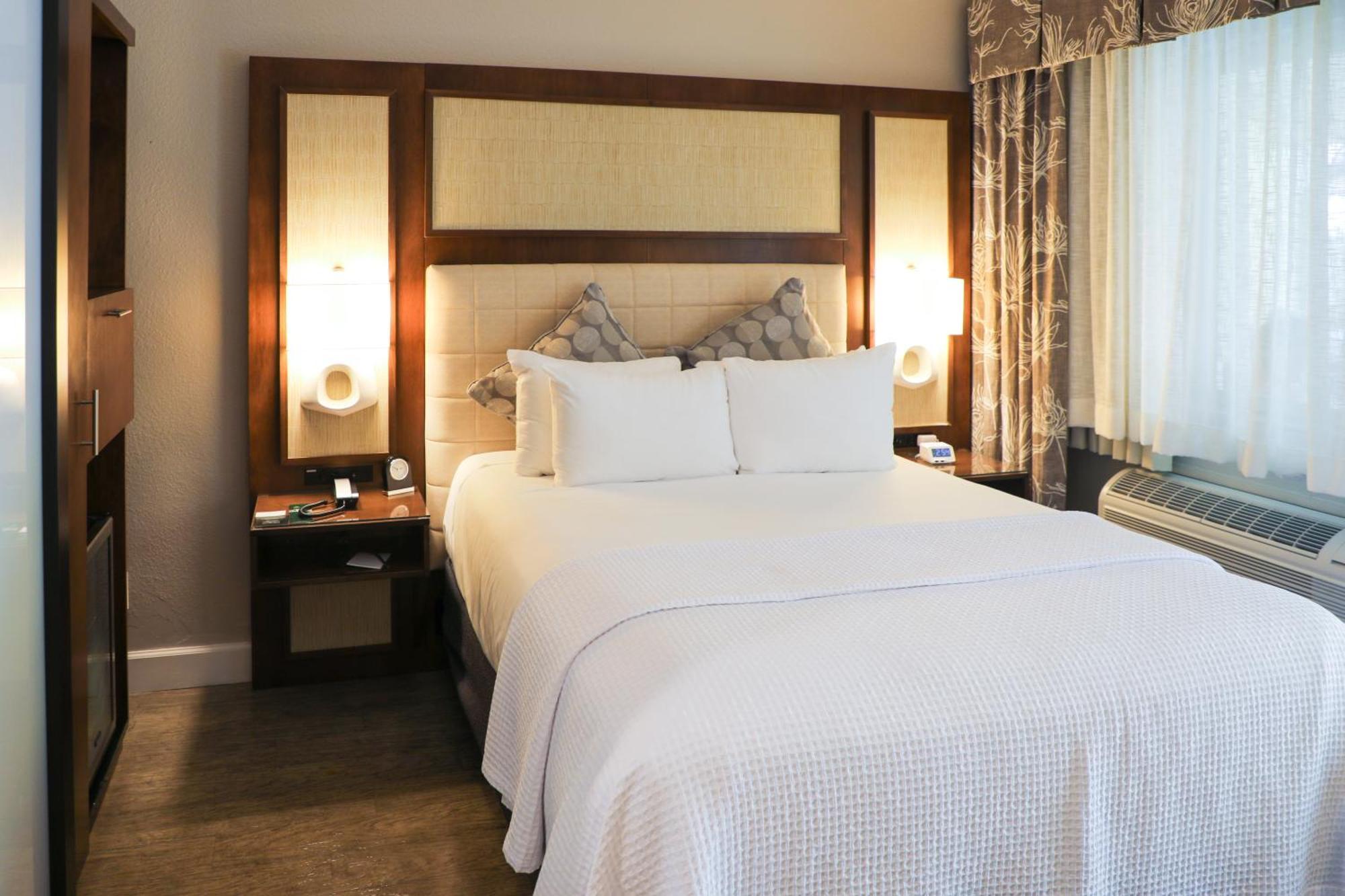 Almond Tree Inn - Adults Only Ки-Уэст Номер фото