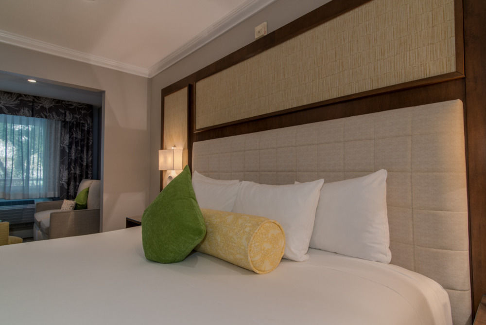 Almond Tree Inn - Adults Only Ки-Уэст Экстерьер фото